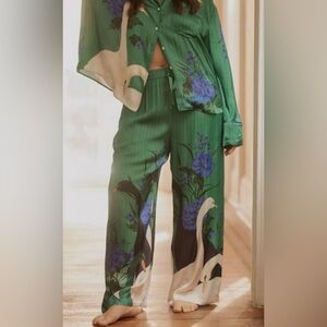 The LyreBird Silky Pajama Set in Swan (Size L)